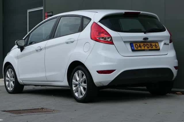 Ford Fiesta (2011) thumbnail 6
