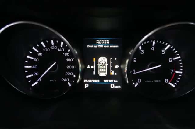 Land Rover Range Rover Evoque (2012) thumbnail 4