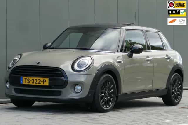 MINI Cooper (2018) thumbnail 1