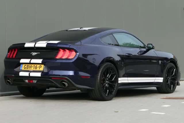 Ford Mustang (2018) thumbnail 2