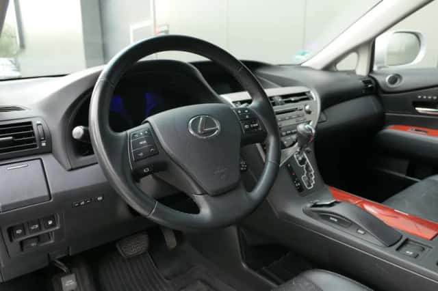 Lexus RX (2010) thumbnail 4