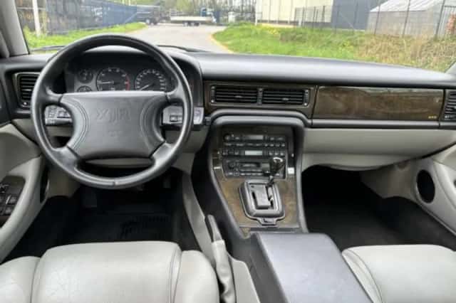Jaguar XJ (1995) thumbnail 5