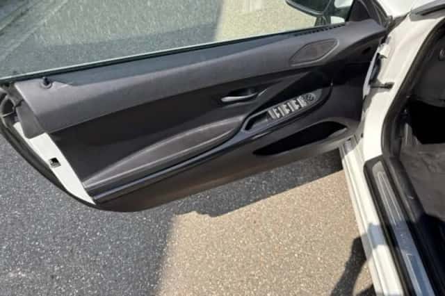 BMW 6 (2011) thumbnail 5