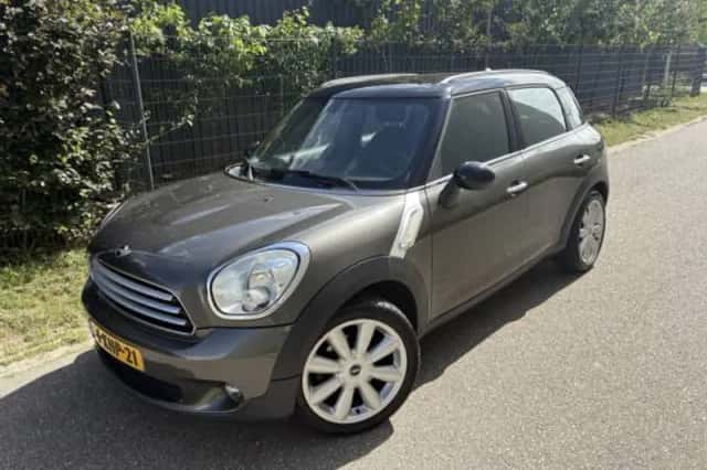 MINI Countryman (2013) thumbnail 2