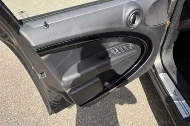 MINI Countryman (2013) thumbnail 4