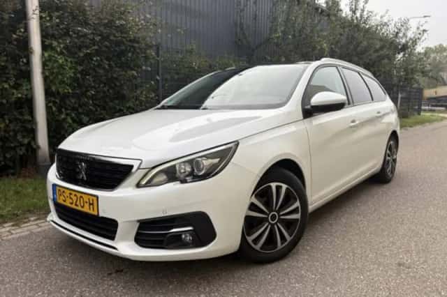 Peugeot 308 (2017) thumbnail 1