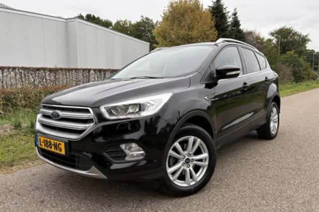 Ford Kuga (2017) thumbnail 1