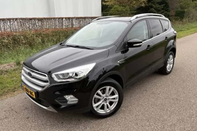 Ford Kuga (2017) thumbnail 2