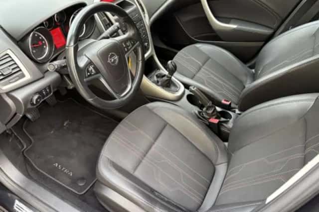 Opel Astra (2012) thumbnail 6