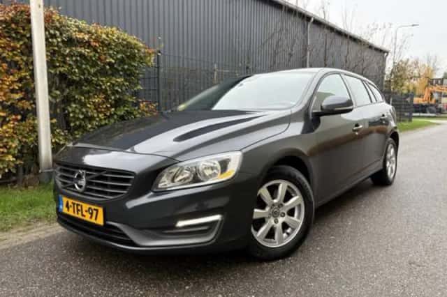 Volvo V60 (2014) thumbnail 1