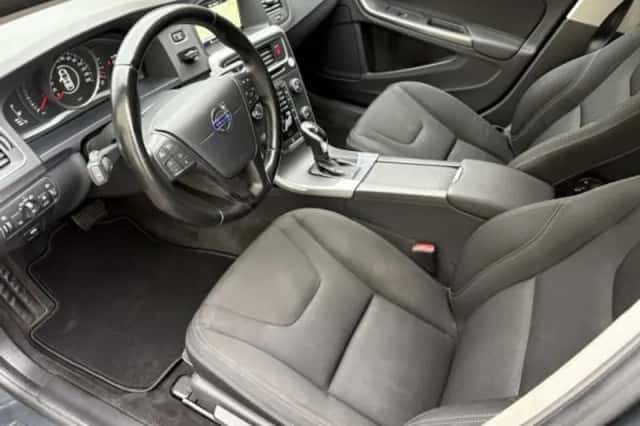 Volvo V60 (2014) thumbnail 6