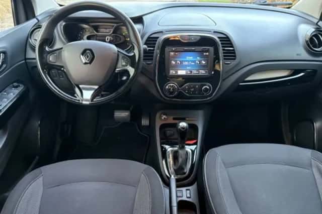 Renault Captur (2015) thumbnail 3