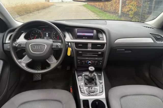 Audi A4 (2013) thumbnail 3