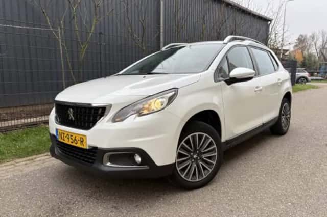 Peugeot 2008 (2017) thumbnail 1