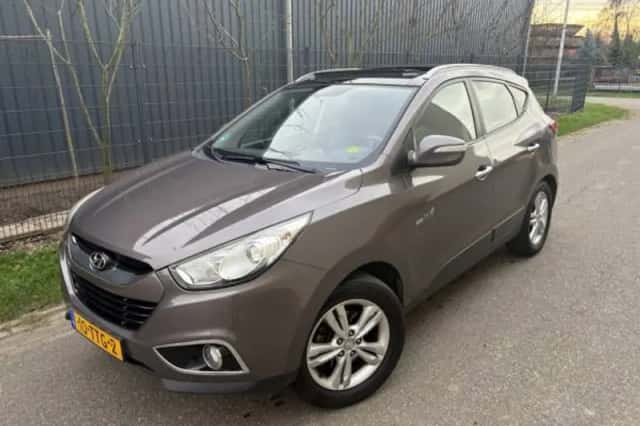 Hyundai ix35 (2012) thumbnail 2