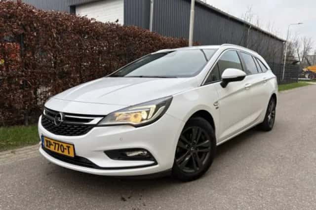 Opel Astra (2019) thumbnail 1