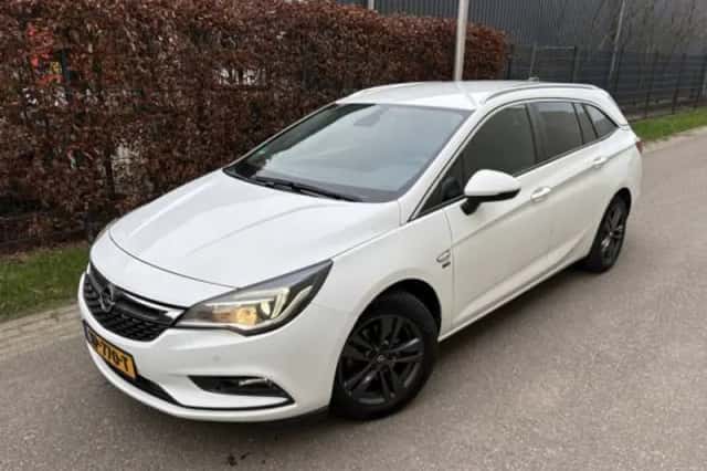 Opel Astra (2019) thumbnail 2