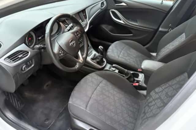 Opel Astra (2019) thumbnail 5