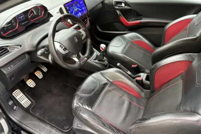 Peugeot 208 (2013) thumbnail 3