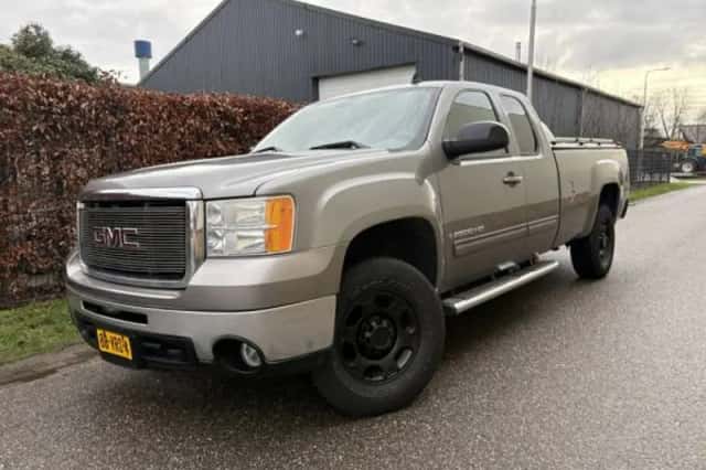 GMC SIERA (2008) thumbnail 1