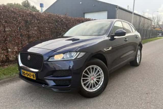 Jaguar F-Pace (2017) thumbnail 1