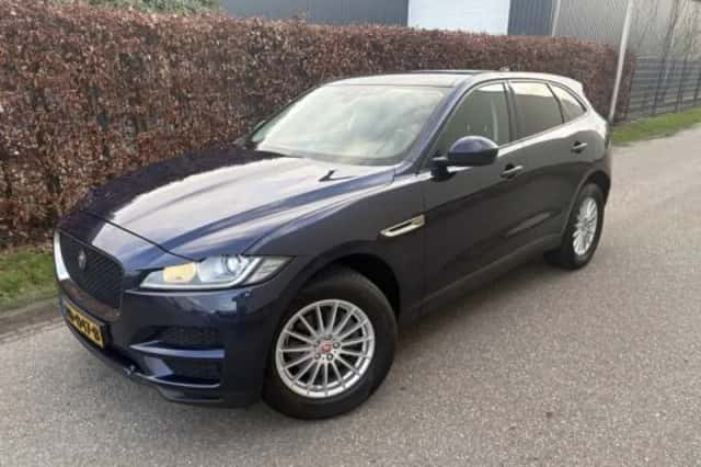 Jaguar F-Pace (2017) thumbnail 2