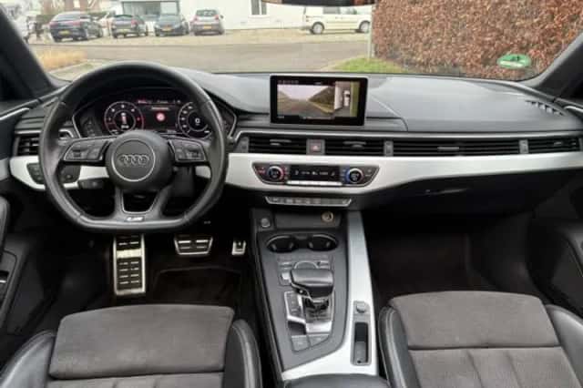 Audi A4 (2016) thumbnail 4