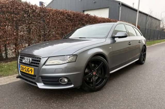 Audi A4 (2011) thumbnail 1