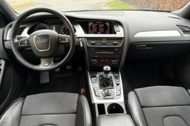 Audi A4 (2011) thumbnail 3