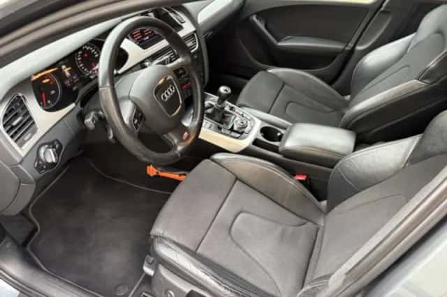 Audi A4 (2011) thumbnail 6