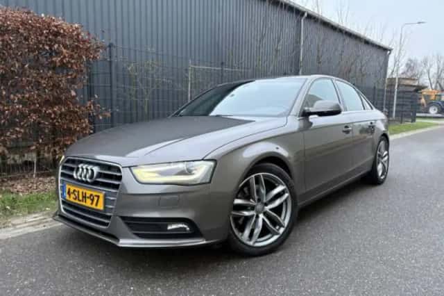 Audi A4 (2013) thumbnail 1