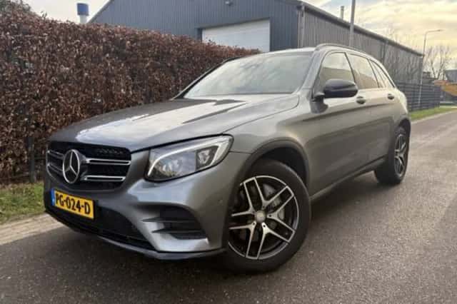 Mercedes-Benz GLC-Klasse (2016) thumbnail 1