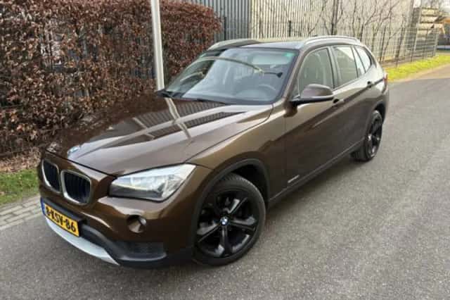 BMW X1 (2013) thumbnail 2