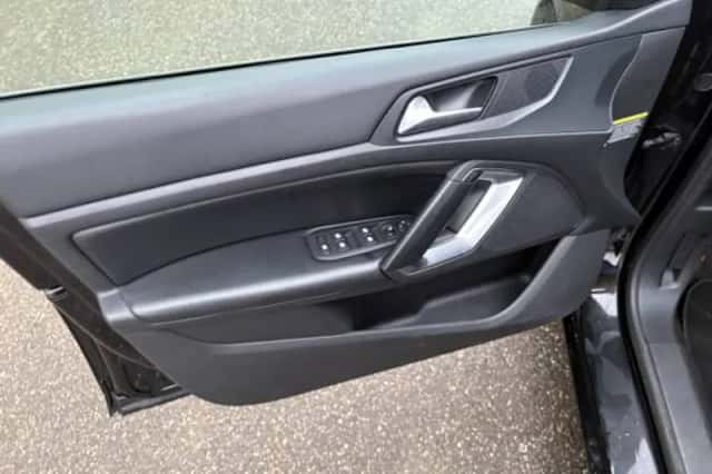 Peugeot 308 (2017) thumbnail 6