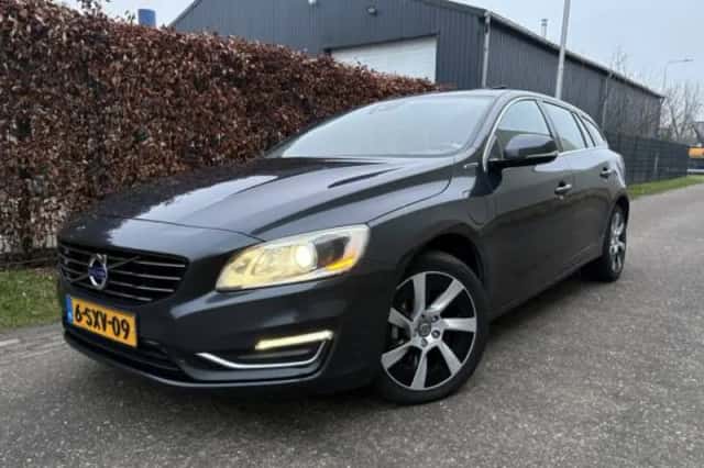 Volvo V60 (2013) thumbnail 1