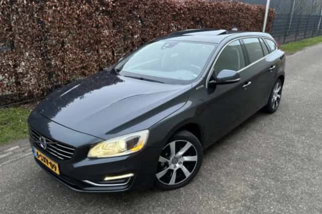 Volvo V60 (2013) thumbnail 2