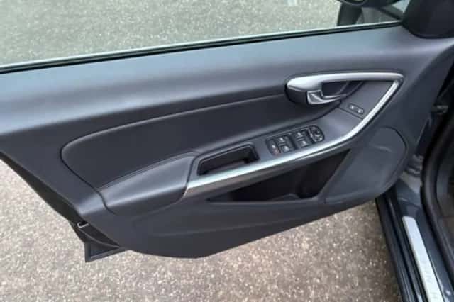 Volvo V60 (2013) thumbnail 6