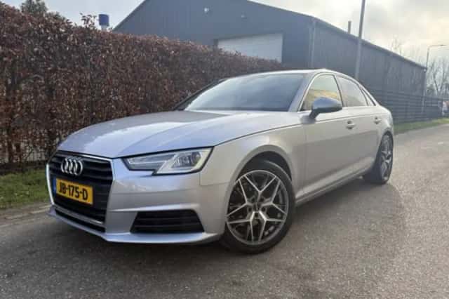 Audi A4 (2016) thumbnail 1