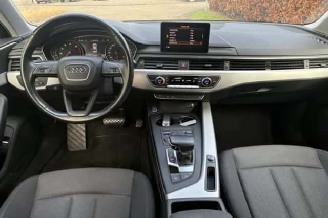 Audi A4 (2016) thumbnail 4