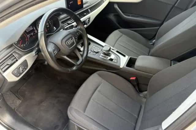 Audi A4 (2016) thumbnail 6