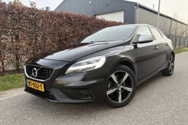 Volvo V40 (2018) thumbnail 1