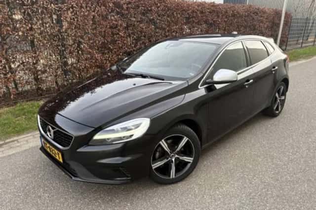 Volvo V40 (2018) thumbnail 2