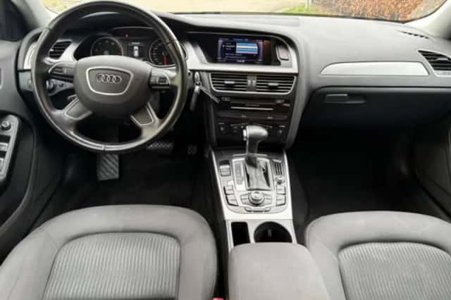 Audi A4 (2013) thumbnail 3