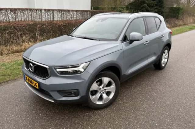 Volvo XC40 (2021) thumbnail 2