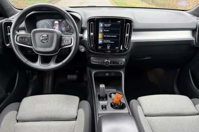 Volvo XC40 (2021) thumbnail 3