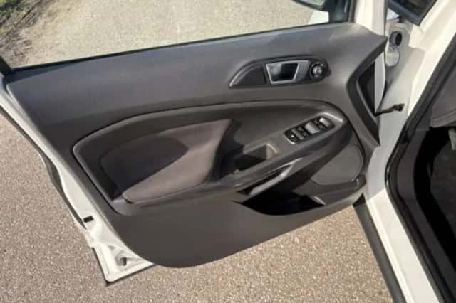 Ford EcoSport (2017) thumbnail 6