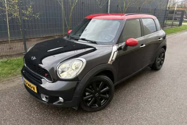 MINI Countryman (2011) thumbnail 2