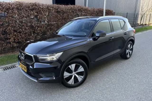 Volvo XC40 (2020) thumbnail 2