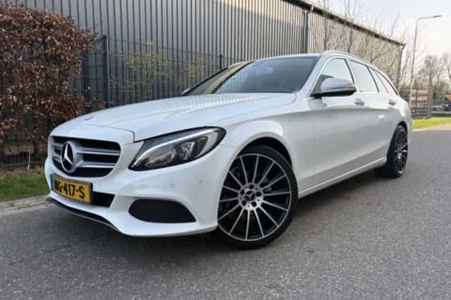 Mercedes-Benz C-Klasse (2015) thumbnail 1