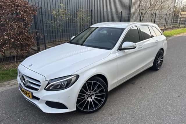 Mercedes-Benz C-Klasse (2015) thumbnail 2